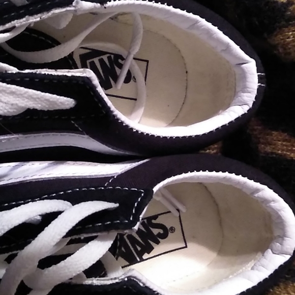 VANS - Picture 3 of 6